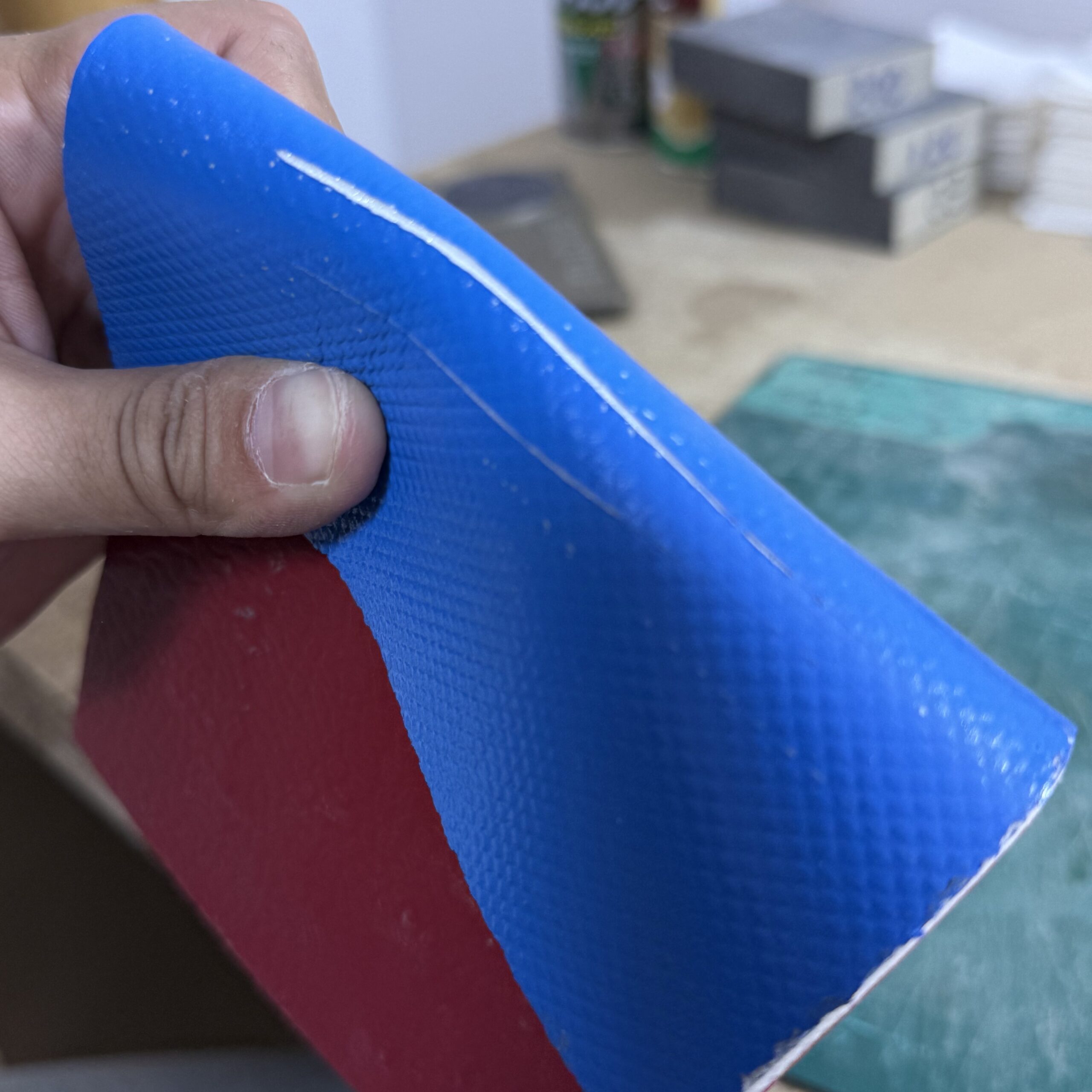 粗悪品マットの剥がれ事例